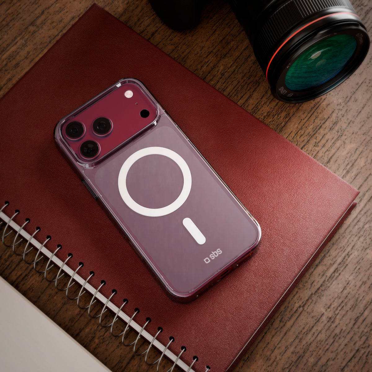 Transparent hard cover compatible with magnetic wireless charging for iPhone 18 Pro Max/17 Pro Max